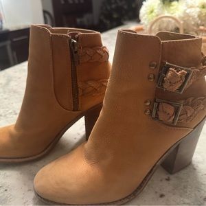 STEVE MADDEN TENDER BRAIDED STRAP COGNAC LEATHER BOOTIE SZ 7.5